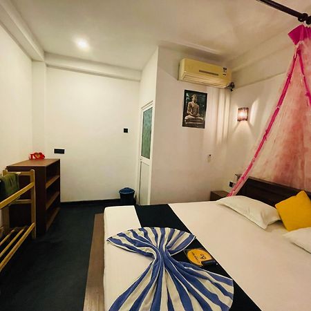 Kosi Giggles Resort Weligama Buitenkant foto