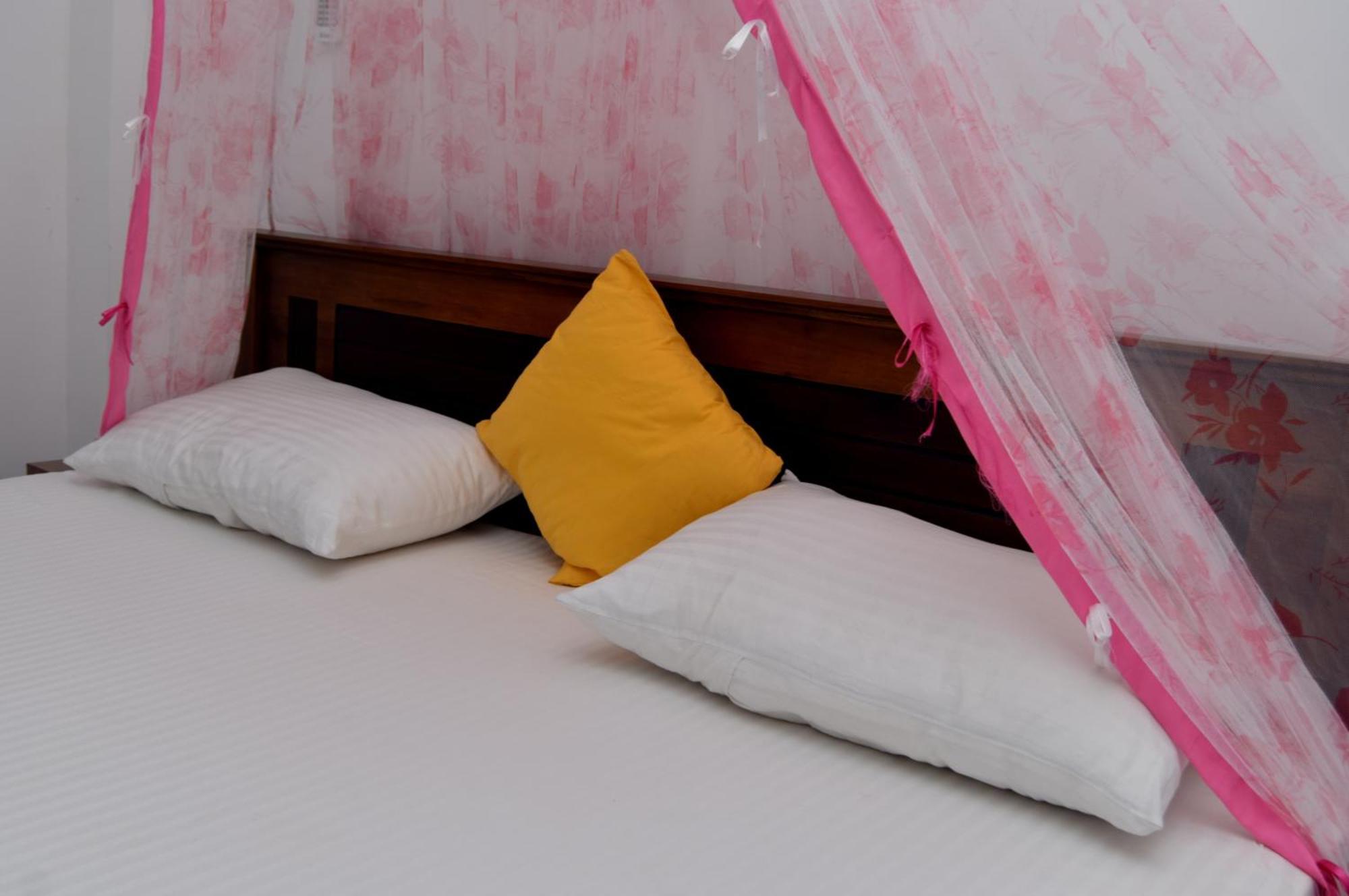 Kosi Giggles Resort Weligama Buitenkant foto