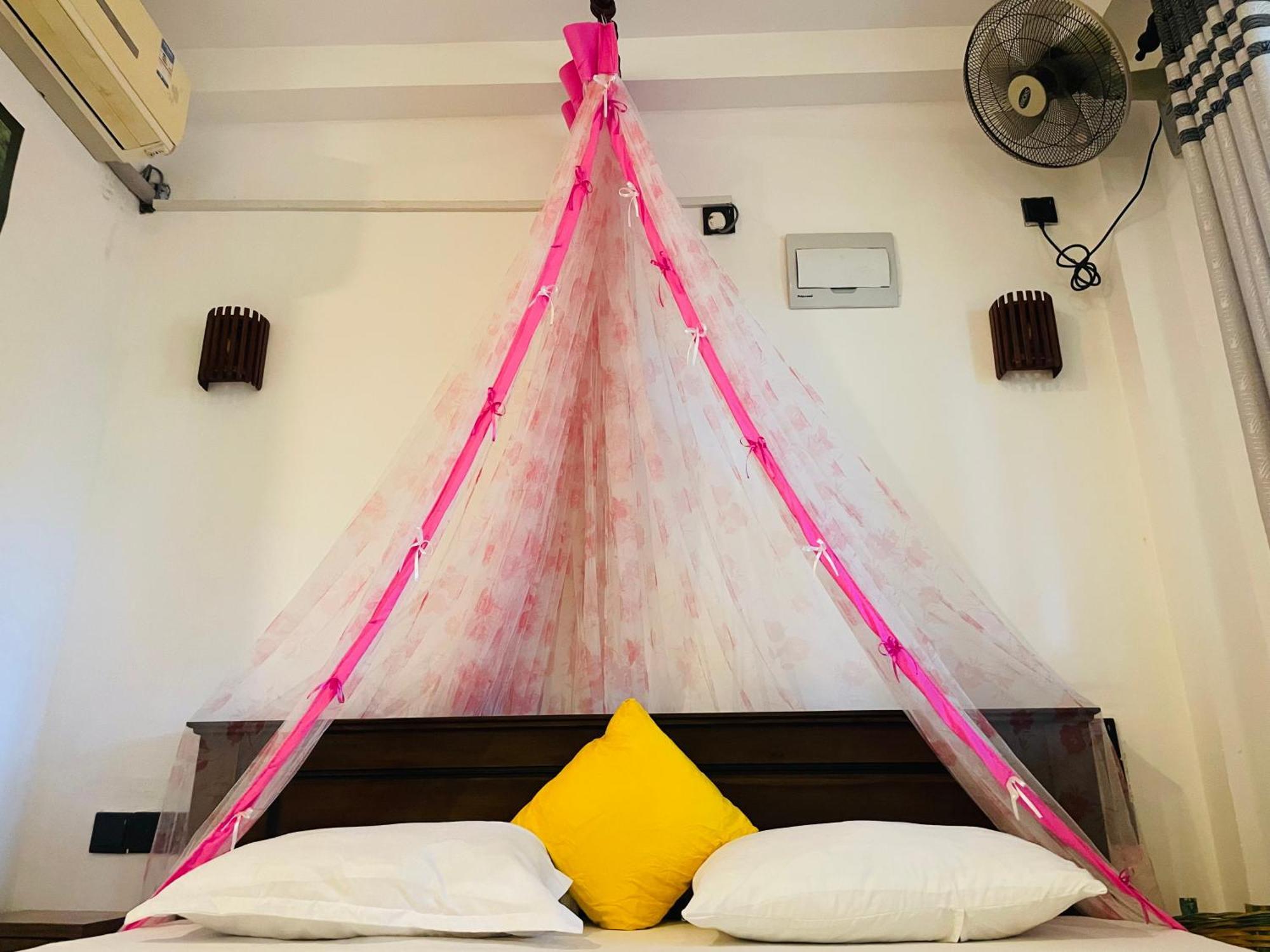 Kosi Giggles Resort Weligama Buitenkant foto